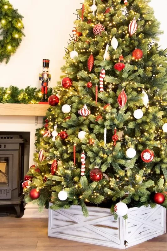 Ultra Realistic Christmas Trees<Christmas Tree World Brushed White Gold Wooden Tree Skirt (For 6Ft-8Ft Trees - Square Fit)