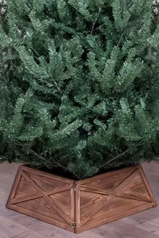 6 Foot Pre Lit Christmas Trees<Christmas Tree World Wooden Christmas Tree Skirt In 3 Colours (For 6Ft-8Ft Trees - Tight Fit)